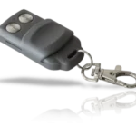 Telecomanda cu 2 canale pentru unitatea centrala a unui kit de siguranta