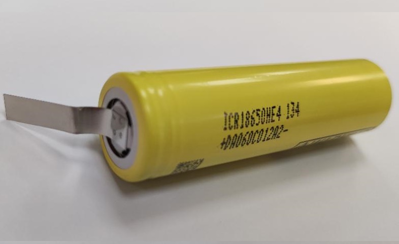 acumulator-lg-18650-cu-lamele-li-ion-36v-2500mah-20a-icr18650he4-134-hel-galben Acumulator LG 18650 cu lamele LI-ION 3.6V 2500mAh 20A ICR18650HE4 134 HEL galben - imagine 1